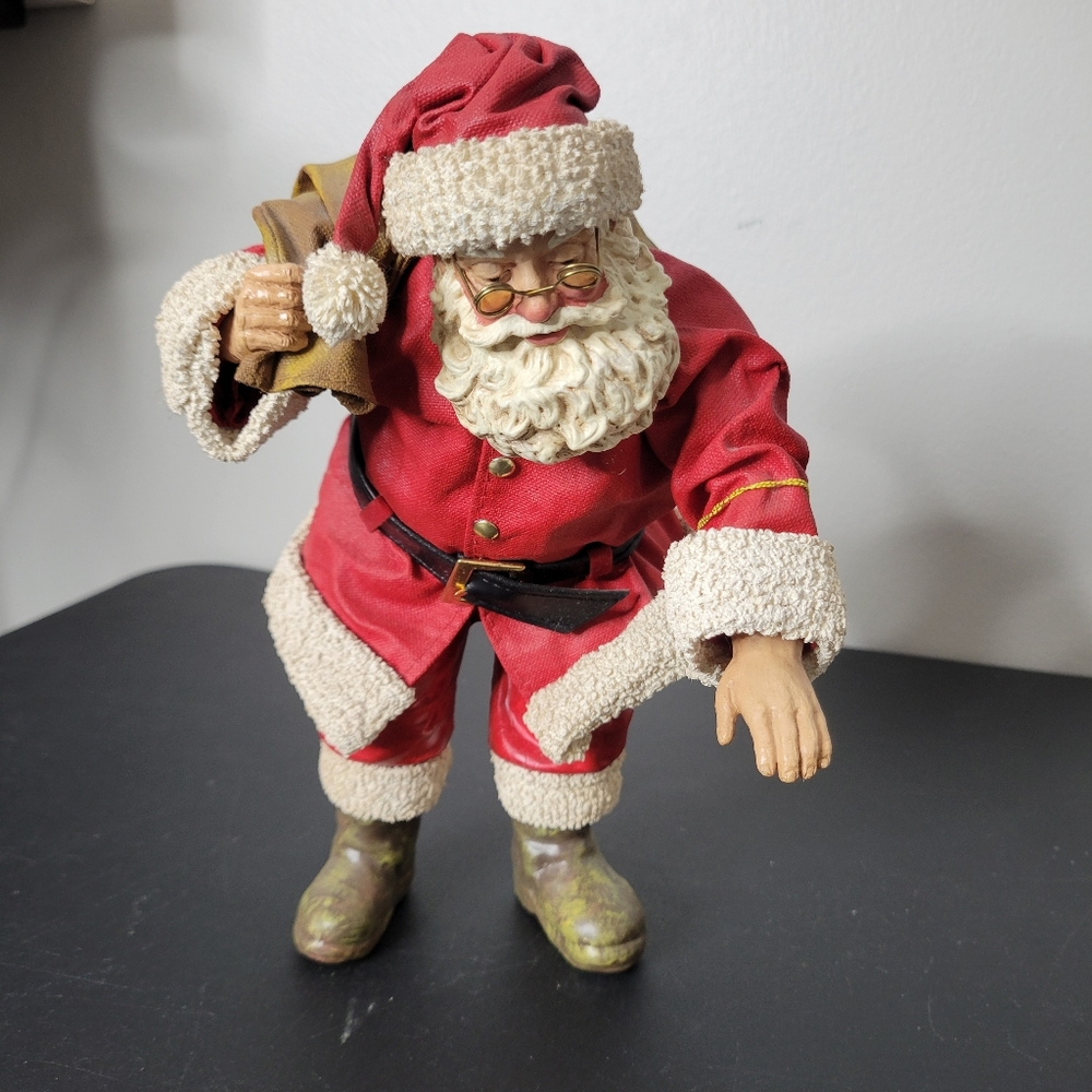 Clothtique Festive Santa Claus Figurine With Gift Sack